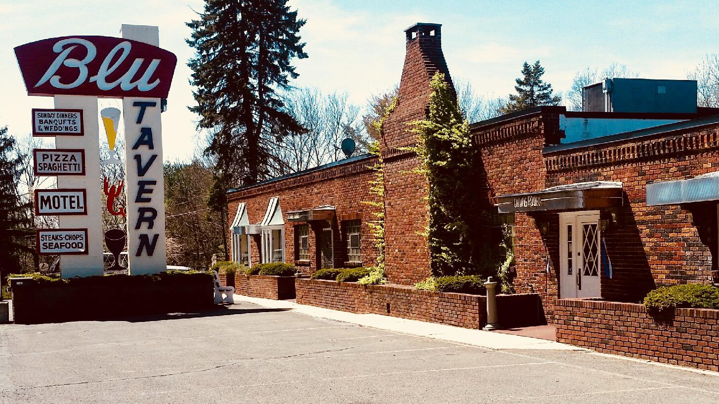Blu Tavern Restaurant & Motel